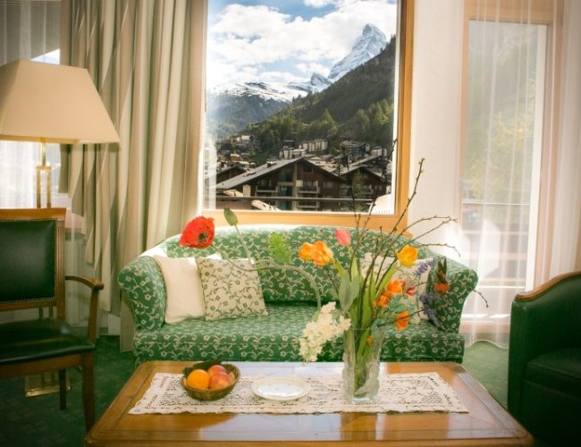 Hotel-und-Solebad-Arca-Zermatt-Deluxe-Suite-mit-Matterhornblick-Aussicht