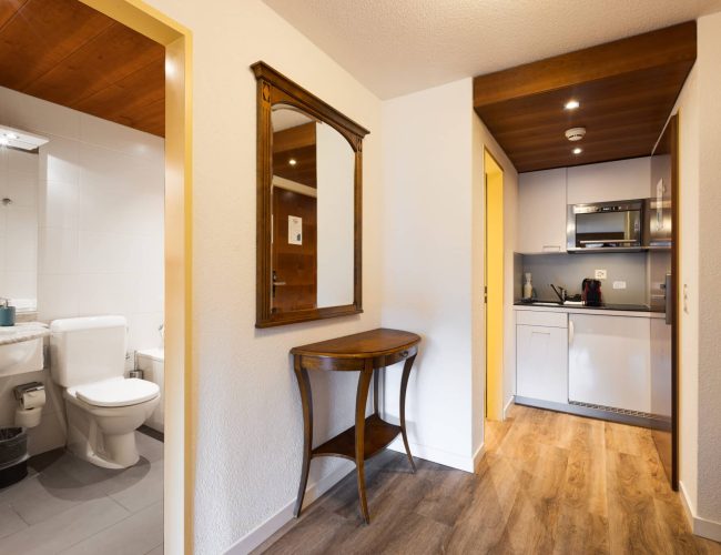 Room-39-7-scaled
